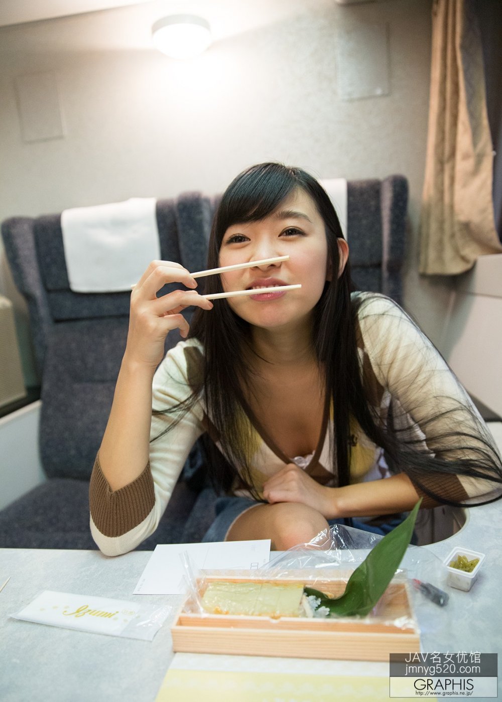 [Graphis] 活潑可愛的小美女 小倉奈々 [98P]