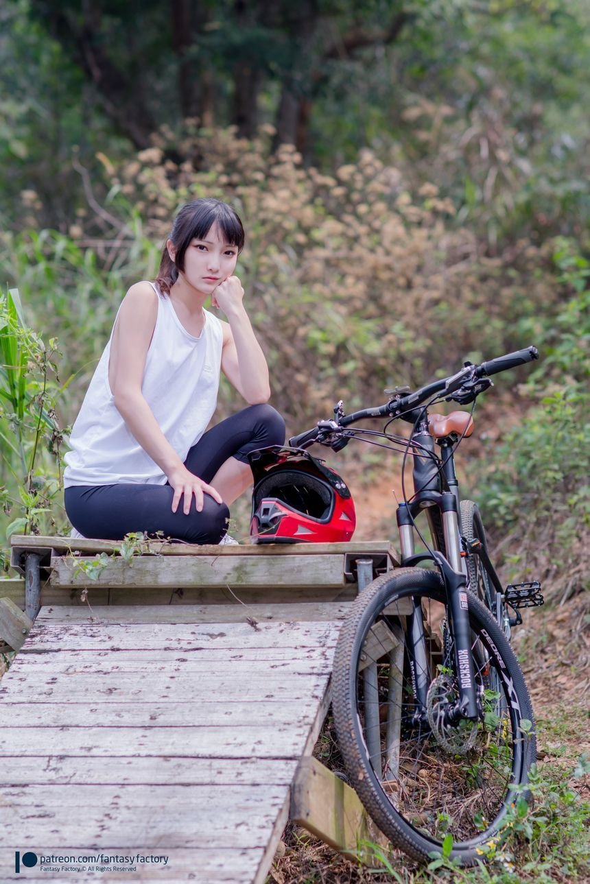 騎單車的小蘿莉[33P]