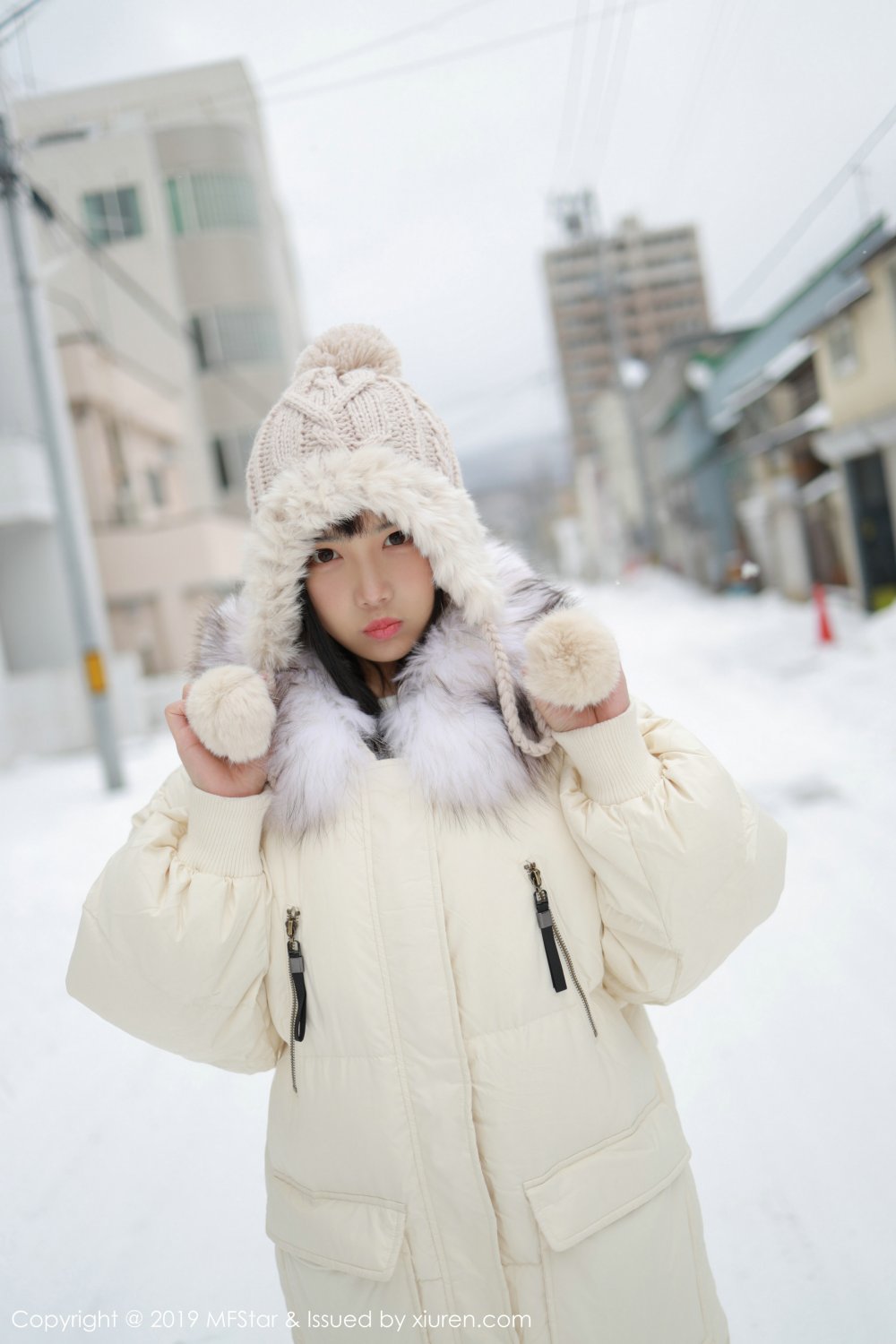 徐微微mia北海道旅拍寫真發佈室外冰天雪地街頭上的敬業凍人精彩露出[60P]