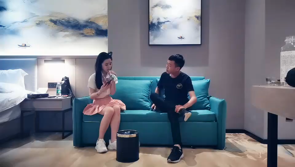 直播約啪19歲頂級顏值校花美眉! 一娉一笑皆是風景!