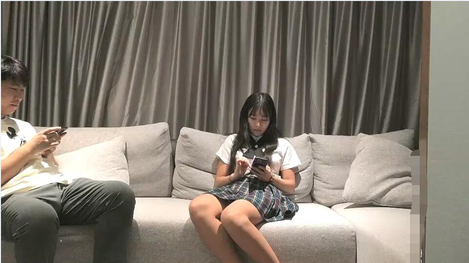 小寶尋花 約了個童顏大奶萌妹子啪啪 制服JK裝還很害羞 操得一對大白兔亂竄。