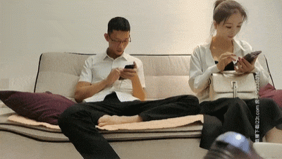 【鴨哥全國探花】約了個白衣馬尾大奶少婦,沙發上操口交上位騎乘後人猛操呻吟。