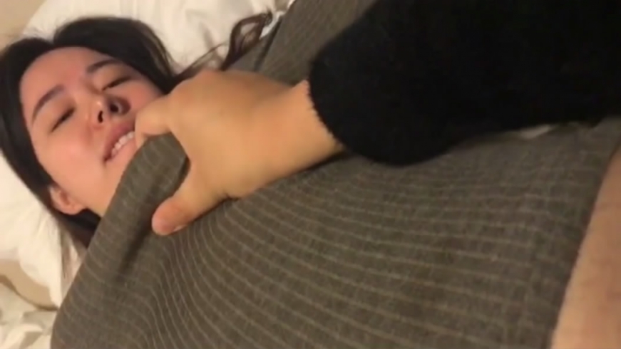 有沒有插到你子宮嗯有我乾你爽還是你老公乾你爽?