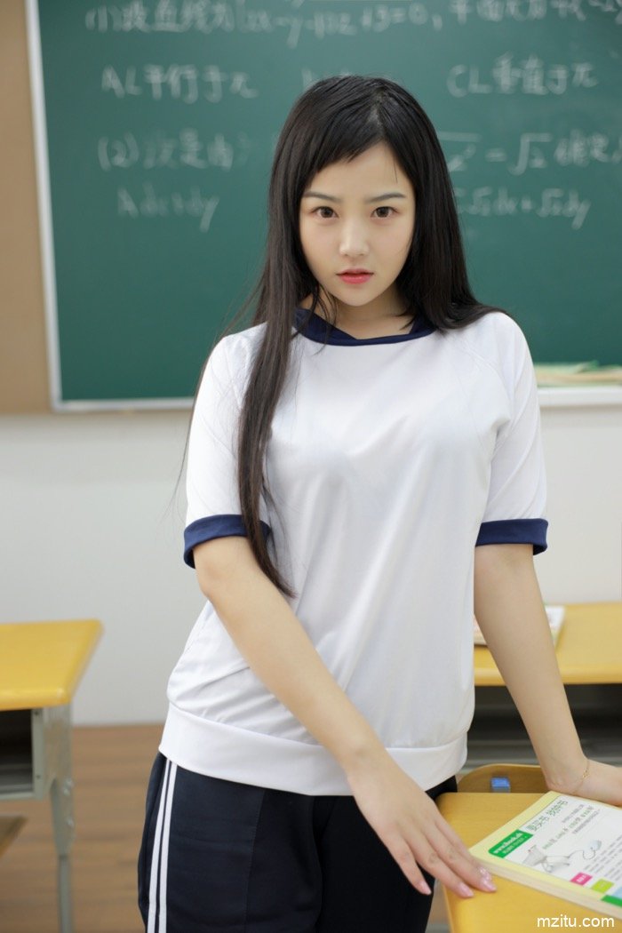 清純校花課堂脫衣! 模特徐微微童顏巨乳本色出演[50P]