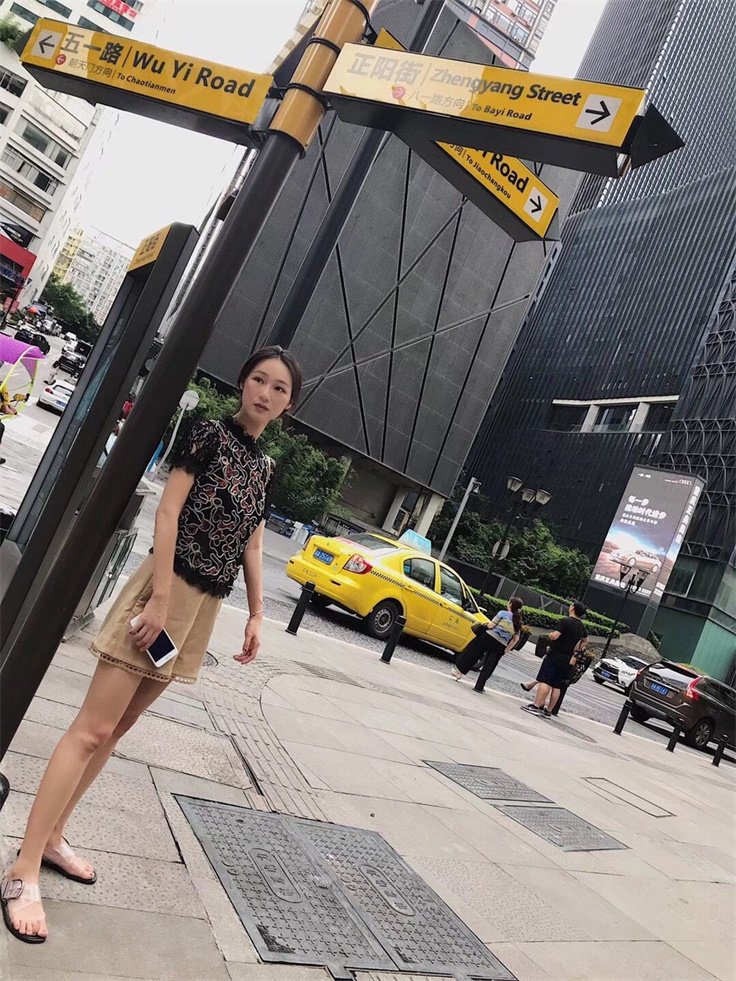 S型身材曼妙健身教練高價砸下再美的女人也抵不過金錢的誘惑乖乖展示身材自慰充血的呻吟尖叫!