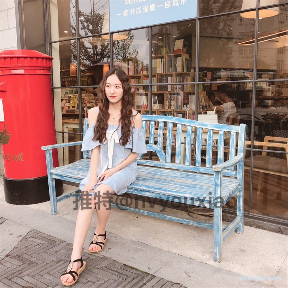 漂亮反差水嫩女友各種露臉口交顏射動車廁所露出激戰,啊啊啊啊老公..... 求你~~操我~~。