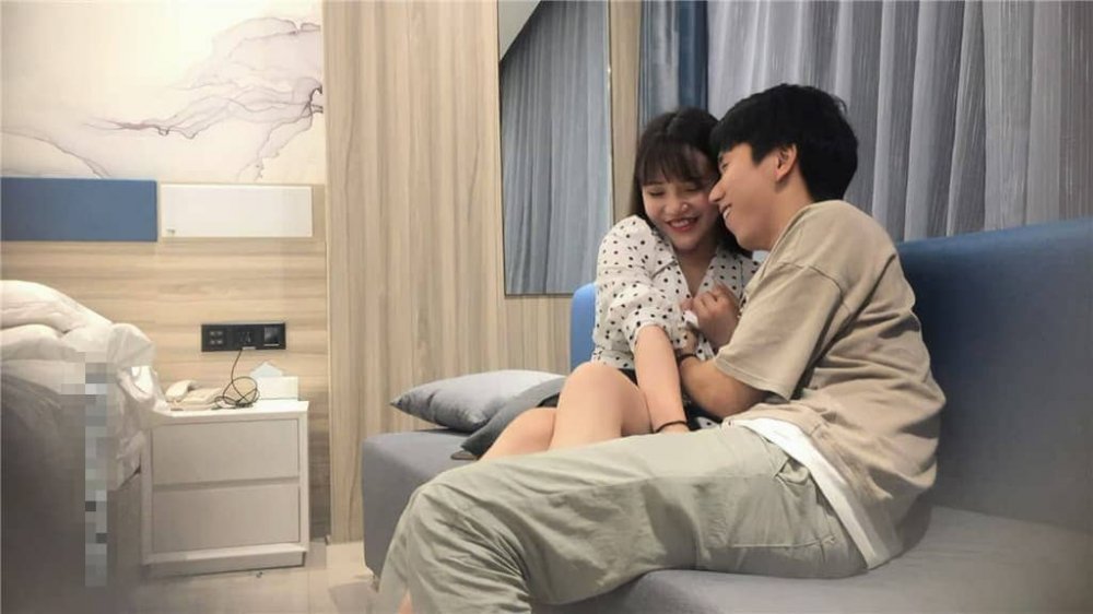 AI高清畫質2K修復挑戰探花達人『偉哥全國探花』重金約操知名網紅女神莫雪 抽插操到精疲力盡。