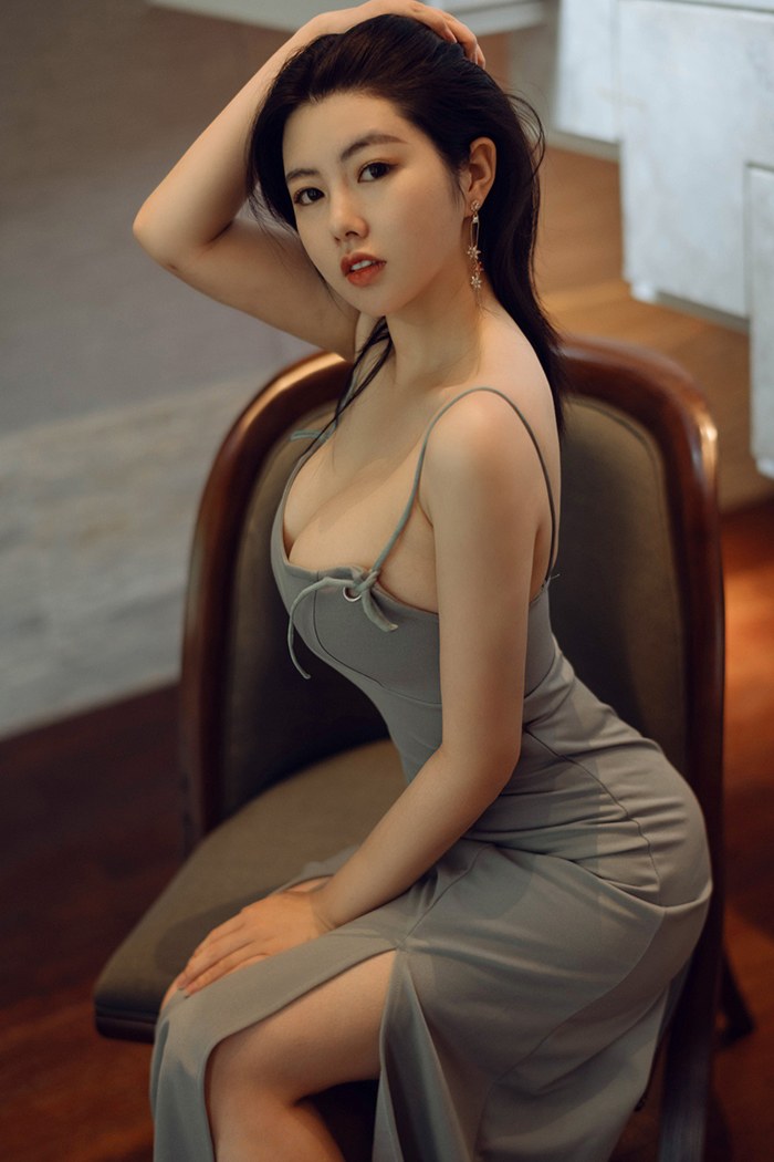 私房嬌妻娜露爆乳彈出嬌喘引誘你[28P]