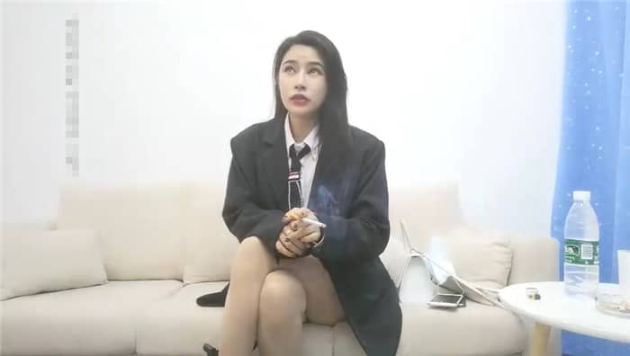 小陳頭星選深夜場約了個黑色外套性感長腿妹舌吻口交肉絲撕襠站立後入猛操