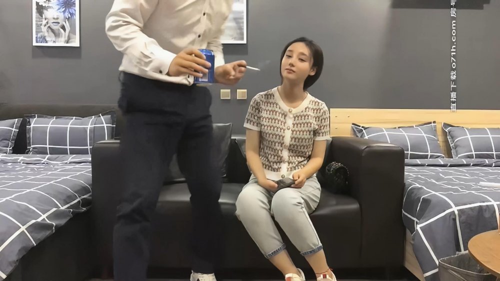 男爵探花20歲嫩妹,清晰對白換上黑絲各種操