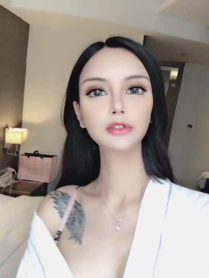 哇 顏值仙女妖TS思琪 化了妝越來越美的妖真心不錯身材苗條 兩口子酒店玩耍互玩雞雞 舔棒棒!