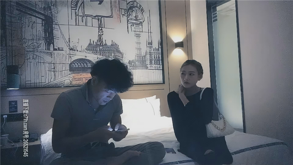 約了個顏值不錯黑衣妹子,扣逼側入大力猛操呻吟嬌喘大聲