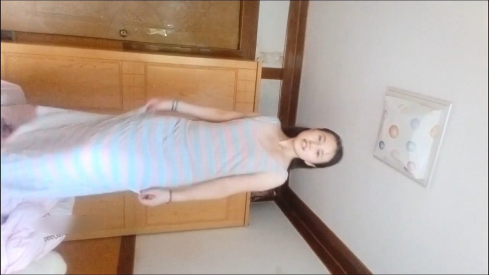 冒充舞蹈監考老師！ 讓某中學公認的校花掰開B看看是否處女