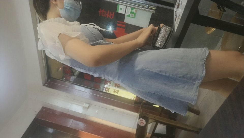 撩妹達人冠希哥師範學院大四學生妹，逛街吃飯看電影，哄開心了激情啪啪少不了