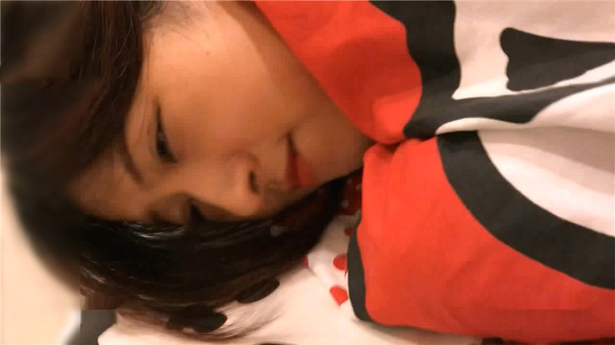 灌醉MJ極品大胸健身美女 看小穴的黑B剛生過孩子