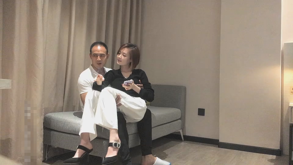 新晉大神首場女神膚白貌美魔鬼身材沙發啪啪調情潛力大佬值得關注