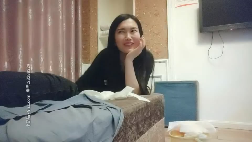《騷飄飄專業搞雞》1500元半夜足療店撩少婦
