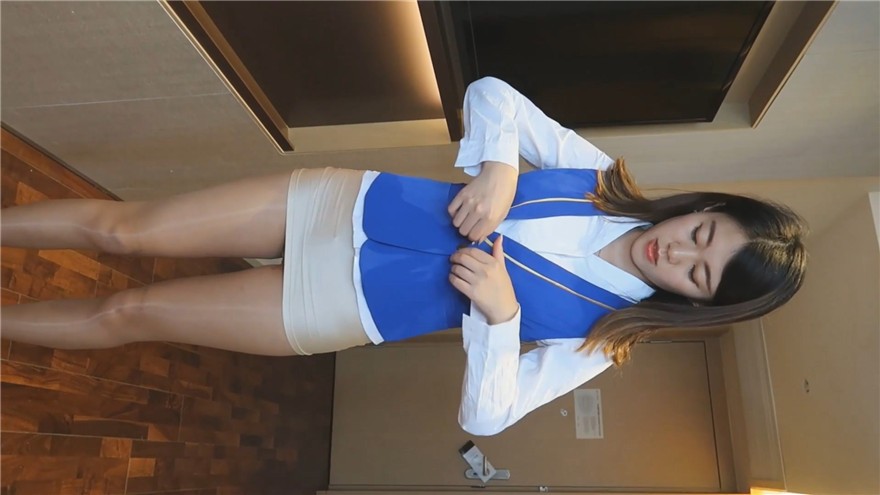 色魔攝影師私拍美女模特 小騷b已經被攝影師玩的黑黢黢的了