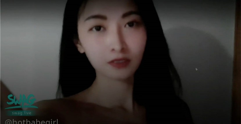 【年終性愛VIP體驗任務】極品女神好心幫忙粉絲破處 無套抽插粉穴隨便操 粉絲沒忍住不小心居然內射我