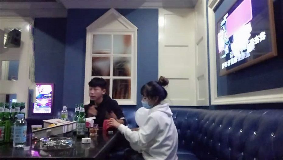 【專業拉學生妹下海】KTV包房嗨翻天 和極品蜜桃臀