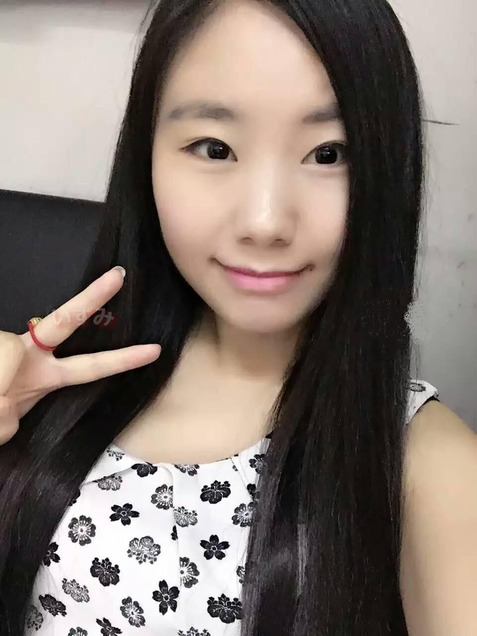 週末請單位漂亮女同事吃肥牛火鍋去酒吧玩猜色子把她灌倒去酒店開房啪啪自拍粵語對白