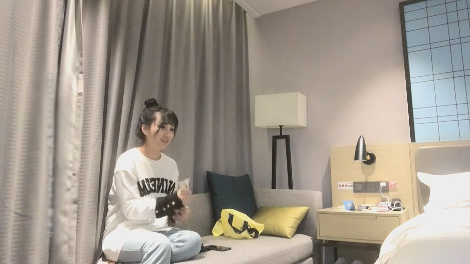 【小寶尋花】漂亮週邊小姐姐，黑絲誘惑舌吻，白嫩胴體花式啪啪嬌喘不斷