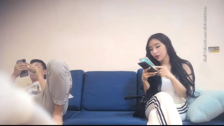 鴨哥偵探約了個性感大屁股白衣妹子，騎在身上摸逼口交大力猛操