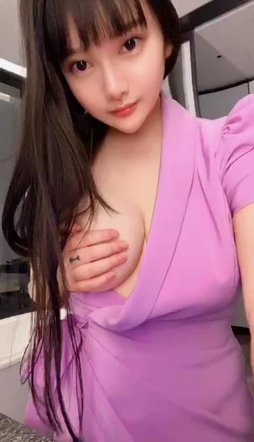 巨乳尤物清純女神一襲紫色連衣裙盡顯春風勃勃撩撥乳頭自慰小森林達到高潮 呼聲呻吟