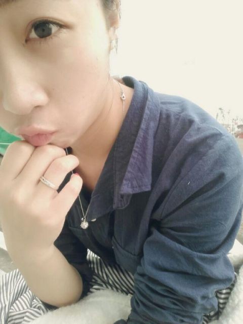 真實自拍21-清純漂亮的98年美女見網友被灌醉後帶到出租屋盡情玩弄，還往逼里打東西，