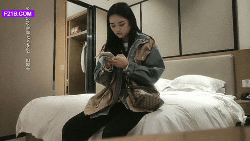 2021【壹屌尋花】3000網約高端週邊小姐姐，美乳長腿蜂腰翹臀，粉嫩酥胸溫柔嬌喘，高清源碼錄製