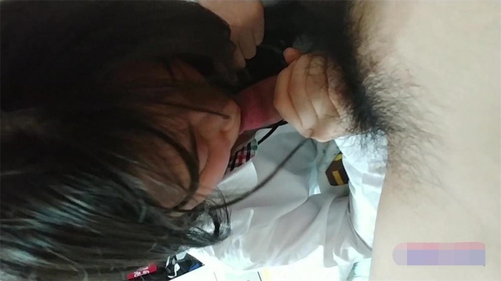 帥氣小鮮肉剛回公寓就推倒女友變換不同體位狠操口爆-深的九淺一深精髓-下集