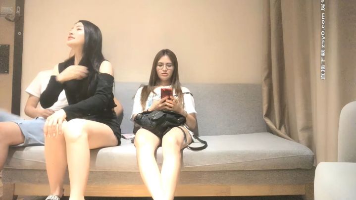 賈總尋歡新人探花高顏值氣質黑衣妹子，穿上情趣裝后入抽插上位騎乘猛操