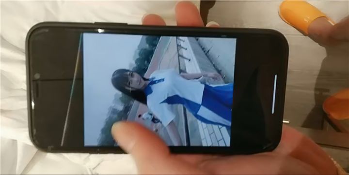 小蘿莉青春活潑可愛，情趣裝上身就變小淫娃，摳穴抽插激情四射，高清源碼錄製