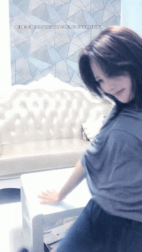 『今日推薦』新晉極品女神【蘇蘇很開心】，醉酒佳人面色桃紅，連續約大叔和小鮮肉三人行，媚眼如絲，搔首弄姿，對白精彩