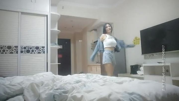 家裡約會所漂亮女技師上門服務幹到妹子大叫老公受不了了