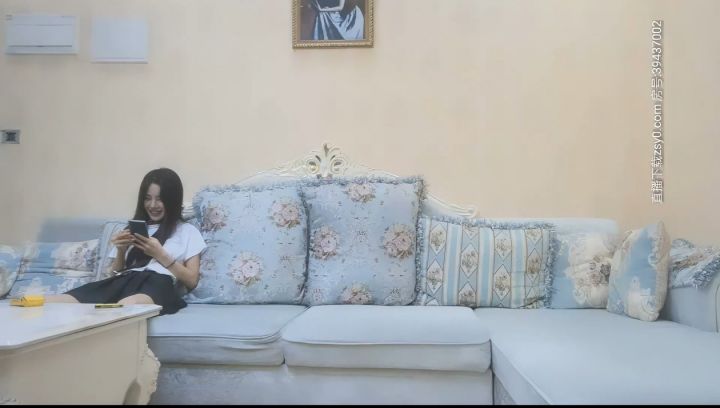 小陳頭星選極品高顏值長相甜美妹子，直接口交倒立69掰穴騎乘后入猛操