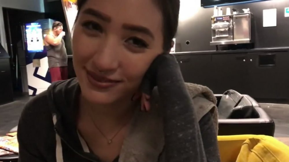 長得像名模Maggie-Q的香港火辣混血妹健身俱樂部廁所給老外激情口爆-最後顏射