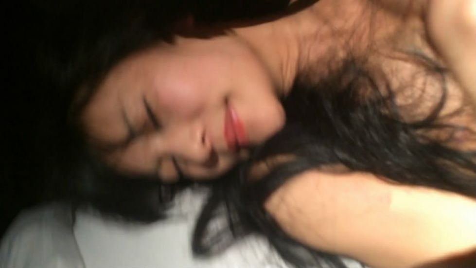 公司女神級性感美女秘書聚餐喝了點酒後藉口送她回去帶到酒店挑逗，