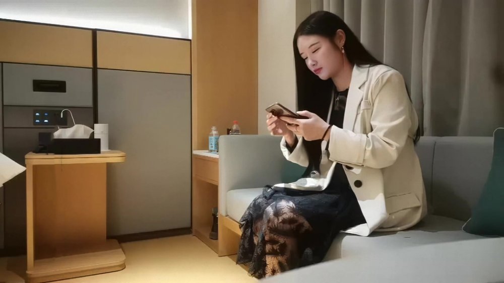 【AI高清2K修復】文軒探花約了個性感黑裙大長腿妹子啪啪，舌吻互摸調情口交騎坐側入大力猛操