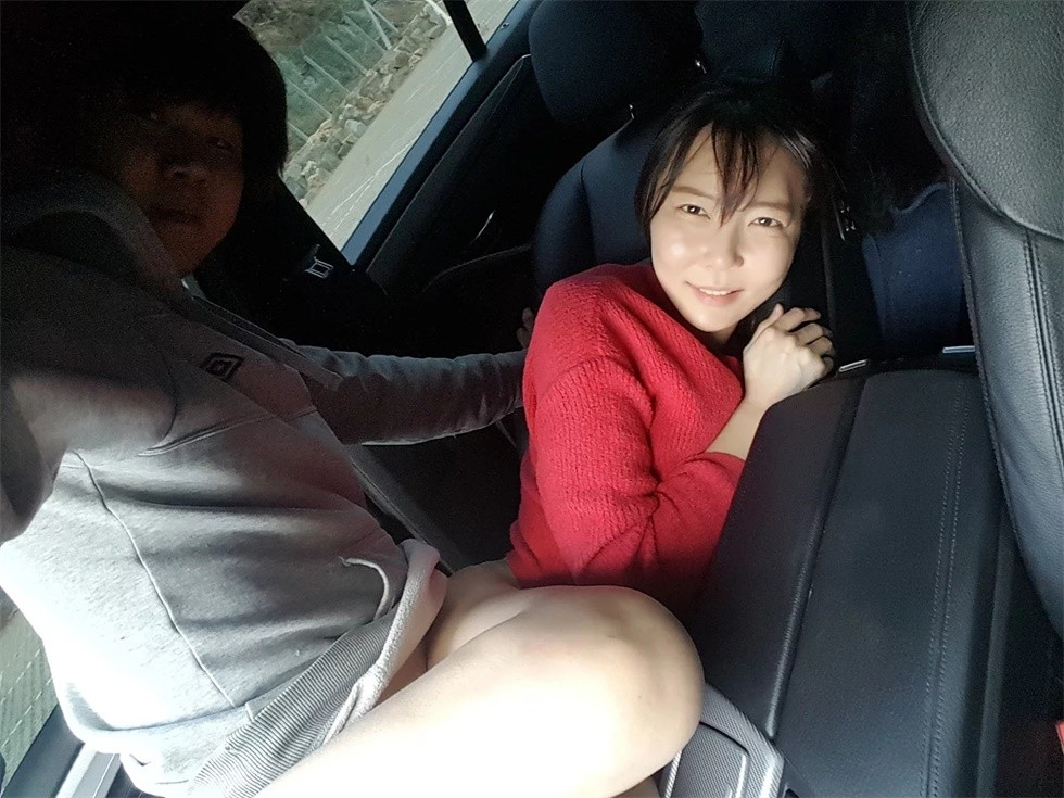 獨家整理首發-南韓大規模洩漏富家公子與其騷浪網紅女友性愛視頻各種道具黑絲助性