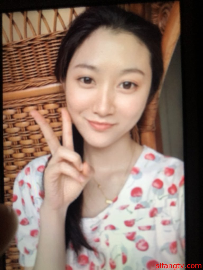 個人雲盤被盜洩密顏值高漂亮美女不雅生活自拍看不出外表清純可人妹子