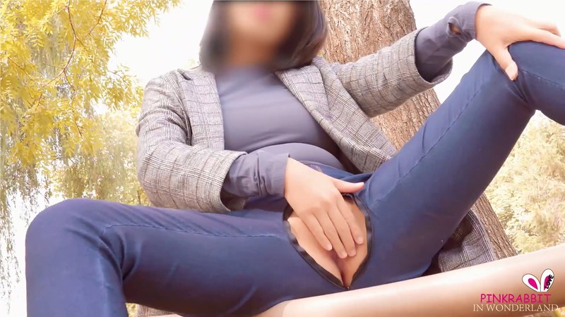 公園野外人前露出+網紅嫩模自慰成癮在車上爆操無套內射中出+這一天我讓我的性愛男友射了四次