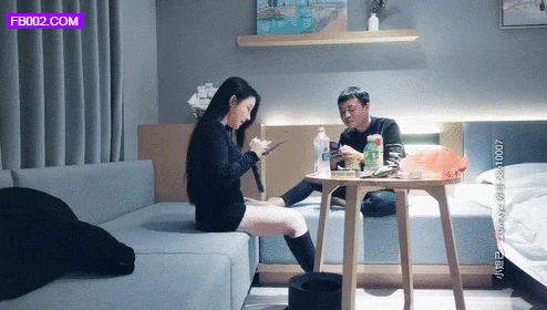 【文軒探花 F21B.COM】黃先生代班，175車模來襲，大胸粉嫩摁倒在床舔，觀音坐蓮花式啪啪激情四射