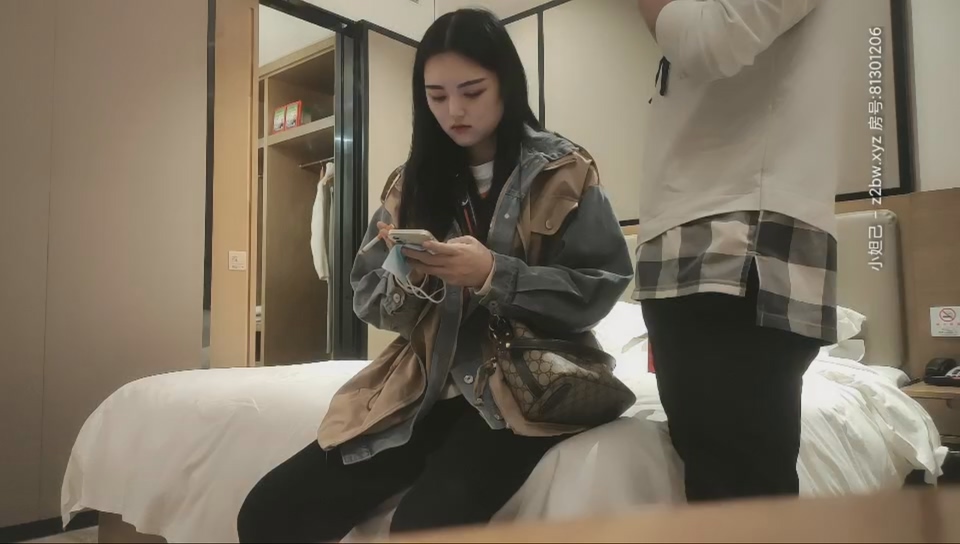 3000網約高端週邊小姐姐，美乳長腿蜂腰翹臀，粉嫩酥胸溫柔嬌喘，