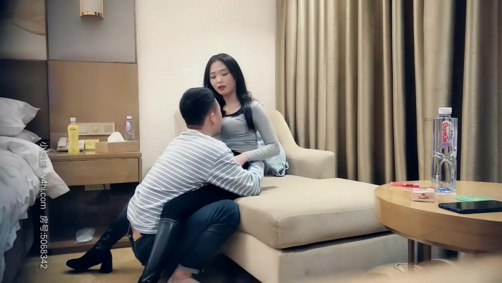 七天極品探花高顏值性感妹子啪啪，掰穴特寫口交抬腿側入抽插猛操