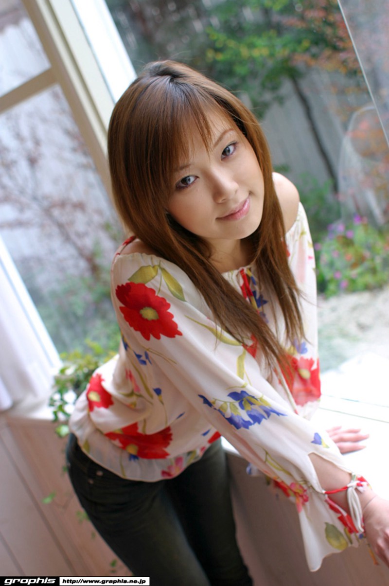 [Graphis] First Gravure 初脫簿製娘 No.015 Yua Aida あいだゆあ[150P]