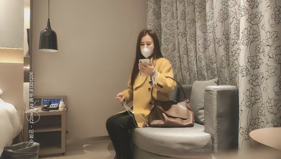 約操週邊女神，粉嫩苗條00後嫩妹，後入嬌喘不斷，溫柔體貼配合