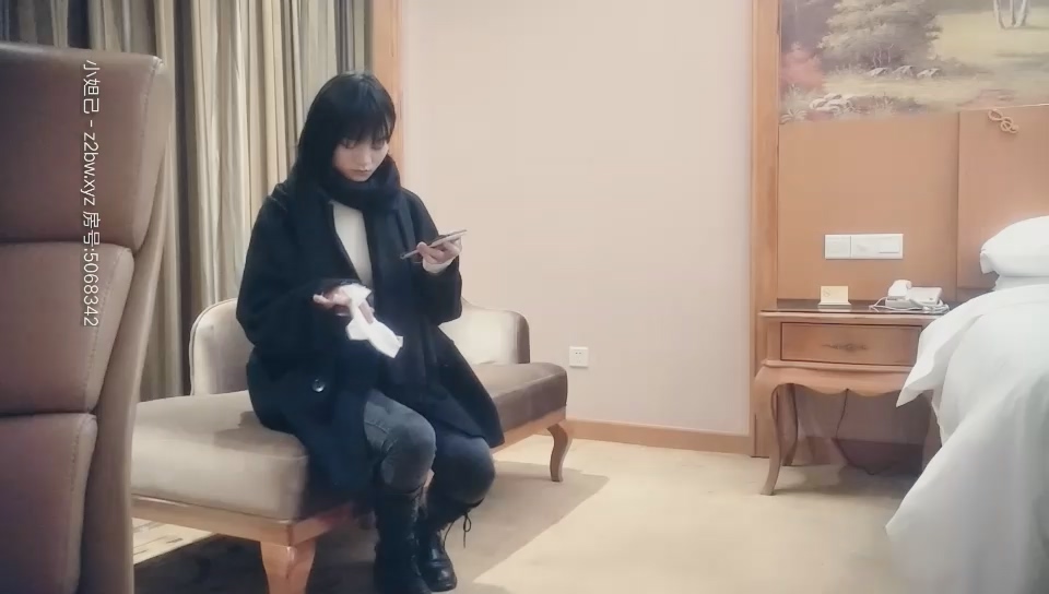 前凸後翹女神，乖巧甜美兼職小白領，猛男花式暴操，完美視角展示性愛全程