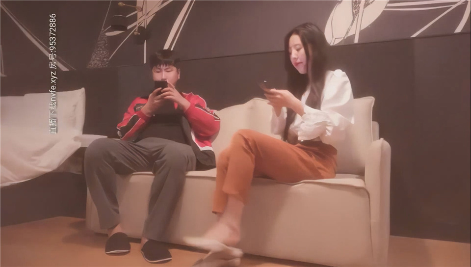 小寶尋花19 白衣少婦小寶想親親疫情期間請自重，高端週邊女神，甜美身材棒，粉嫩美乳激情啪啪