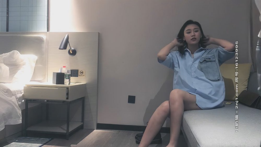 太子精品探花鴨哥再上場，約操高顏值週邊小姐姐，猛男暴擊從沙發戰鬥到穿上